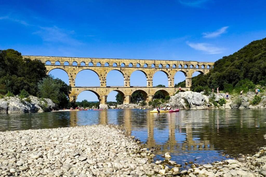 Insolite Studio -La Tour Des Templiers- Montfrin Exterior photo