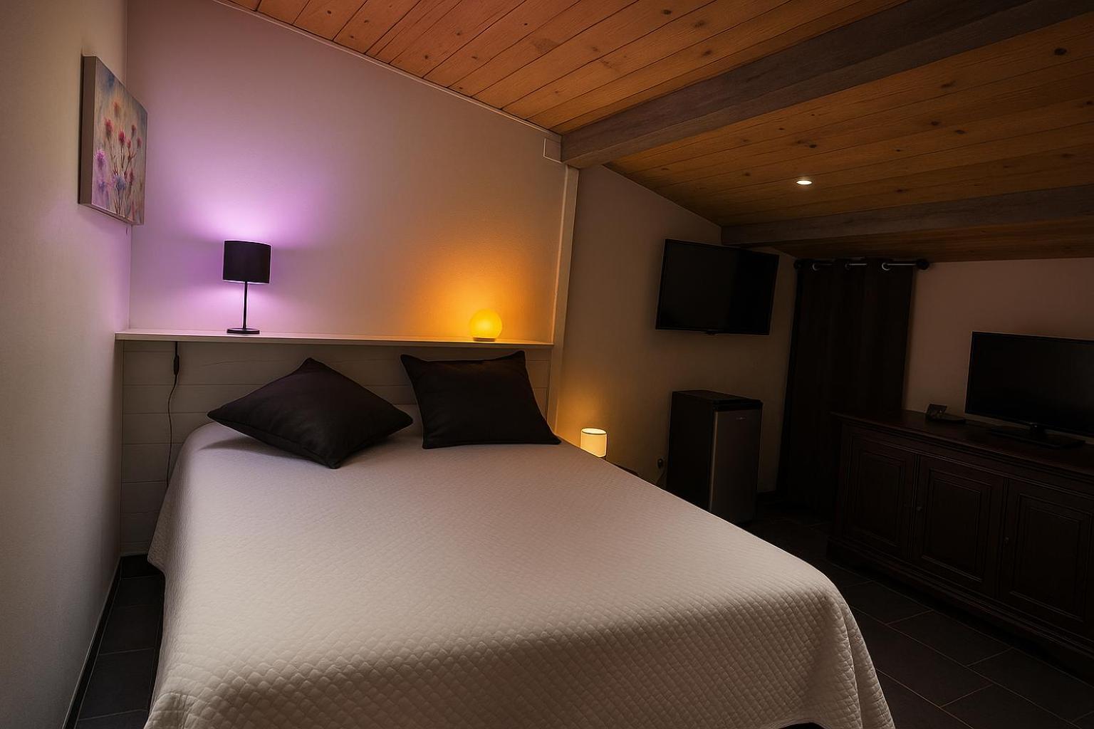 Insolite Studio -La Tour Des Templiers- Montfrin Exterior photo